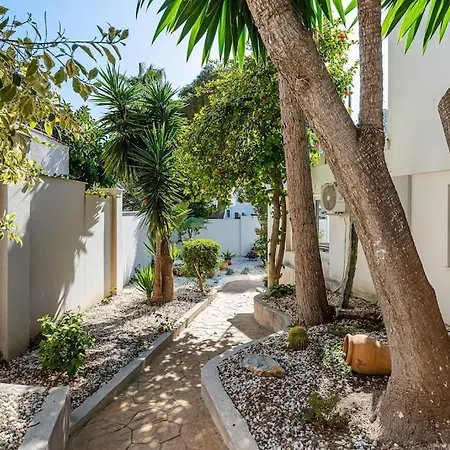 Entire Large Next To Award-winning Villa