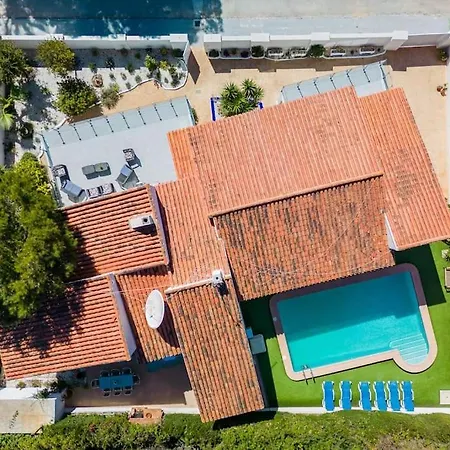 Villa Entire Large Next To Award-winning *