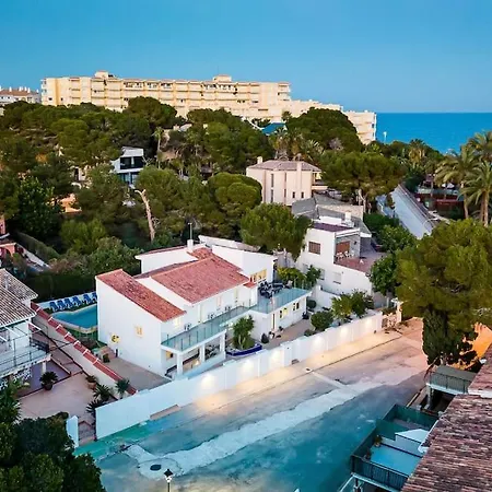 Villa Entire Large Next To Award-winning *