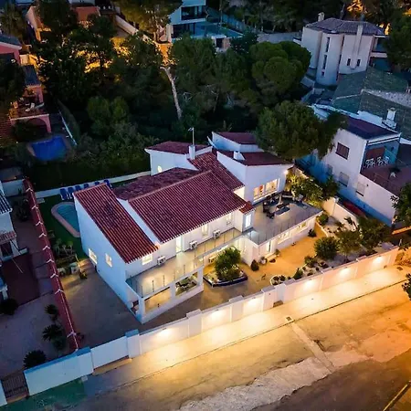 Entire Large Next To Award-winning Villa