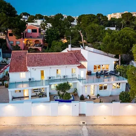 Entire Large Next To Award-winning Villa *
